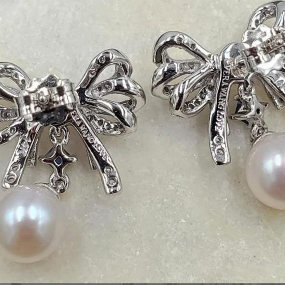 RARE! Vera Wang Love 14k White Gold FW Pearl Sapphire Diamond Bow Earrings - Picture 2 of 5
